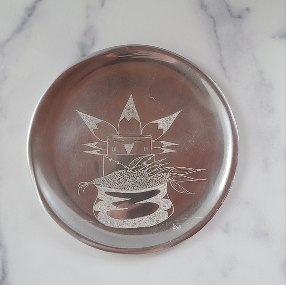 Elizabeth Gardenhire Corn Husk Hand-Etched Plate - Picture 1 of 11